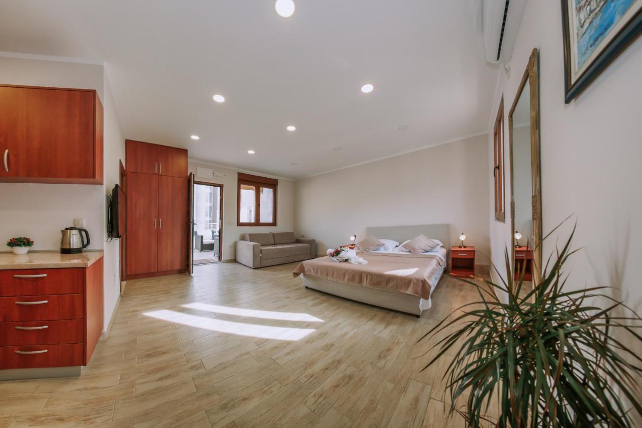 City Apartments بودفا المظهر الخارجي الصورة