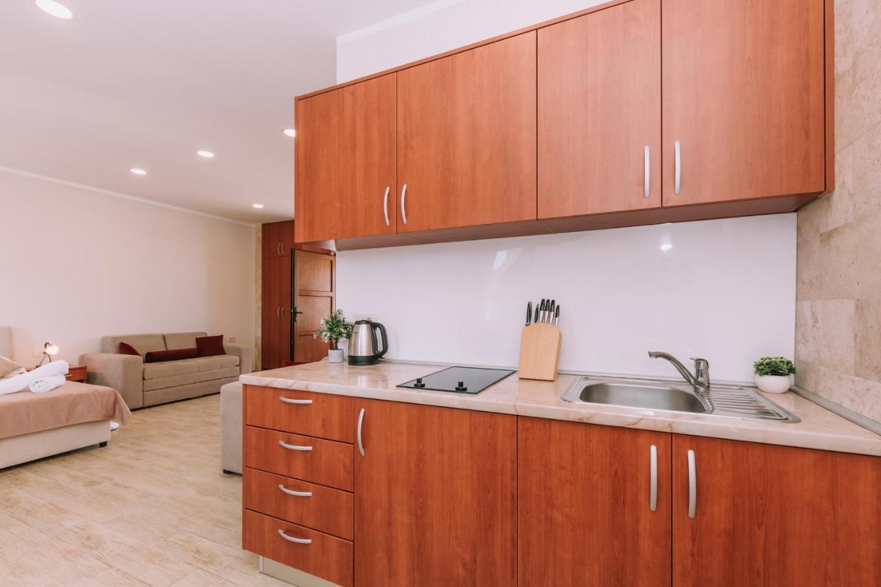 City Apartments بودفا المظهر الخارجي الصورة