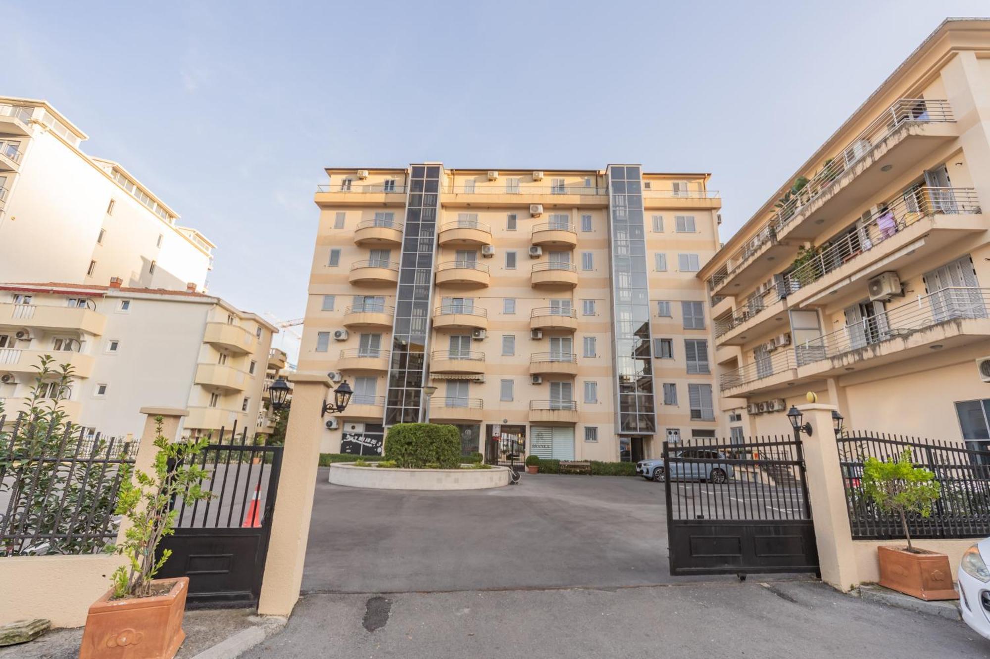 City Apartments بودفا المظهر الخارجي الصورة