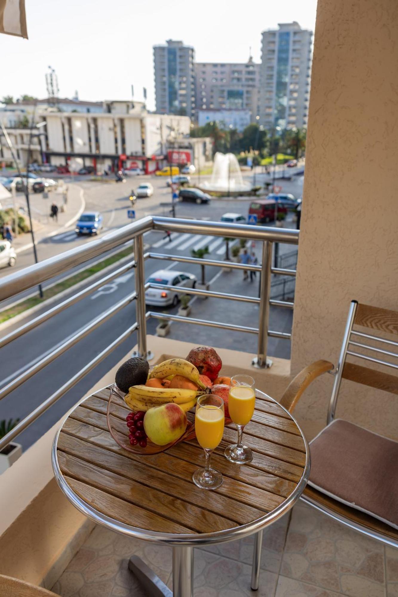 City Apartments بودفا المظهر الخارجي الصورة
