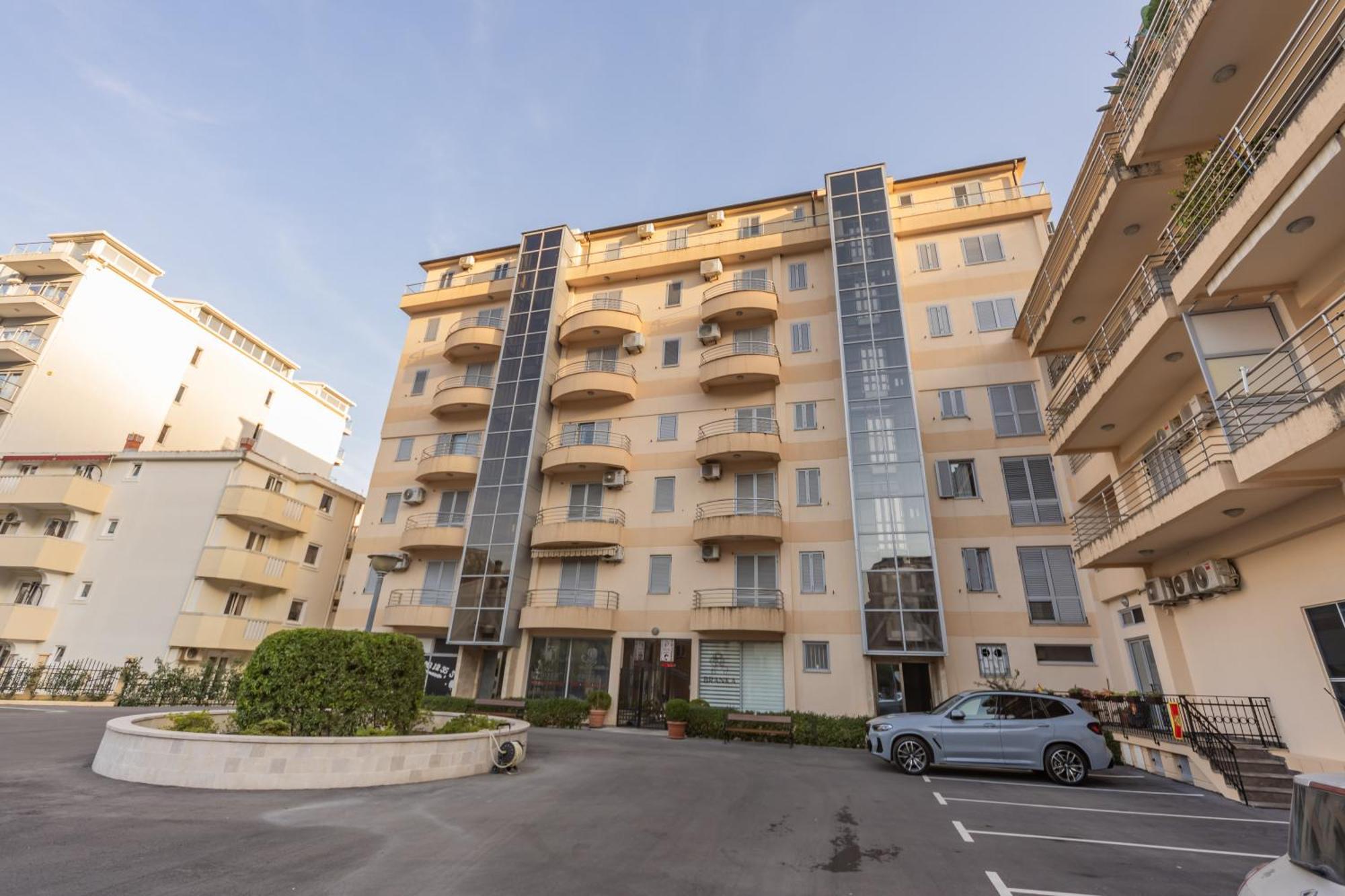 City Apartments بودفا المظهر الخارجي الصورة