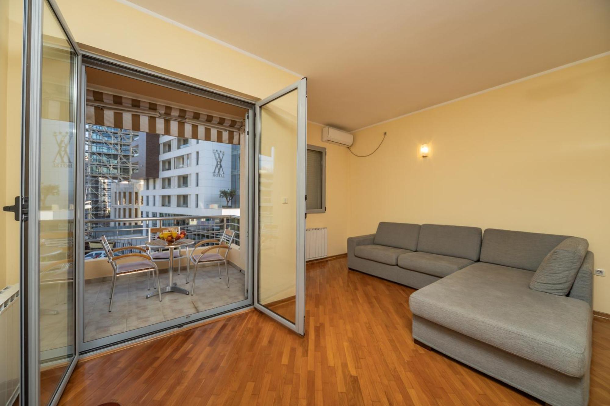City Apartments بودفا المظهر الخارجي الصورة