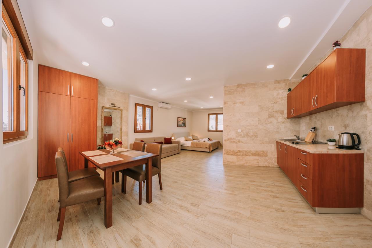 City Apartments بودفا المظهر الخارجي الصورة