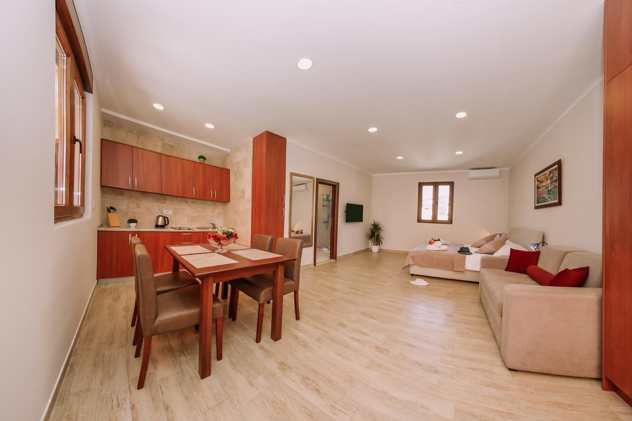 City Apartments بودفا المظهر الخارجي الصورة